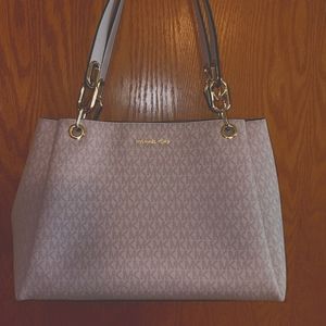 Michael Kors blush handbag